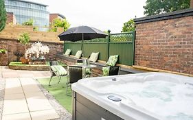 No22 Chester Racecourse Townhouse